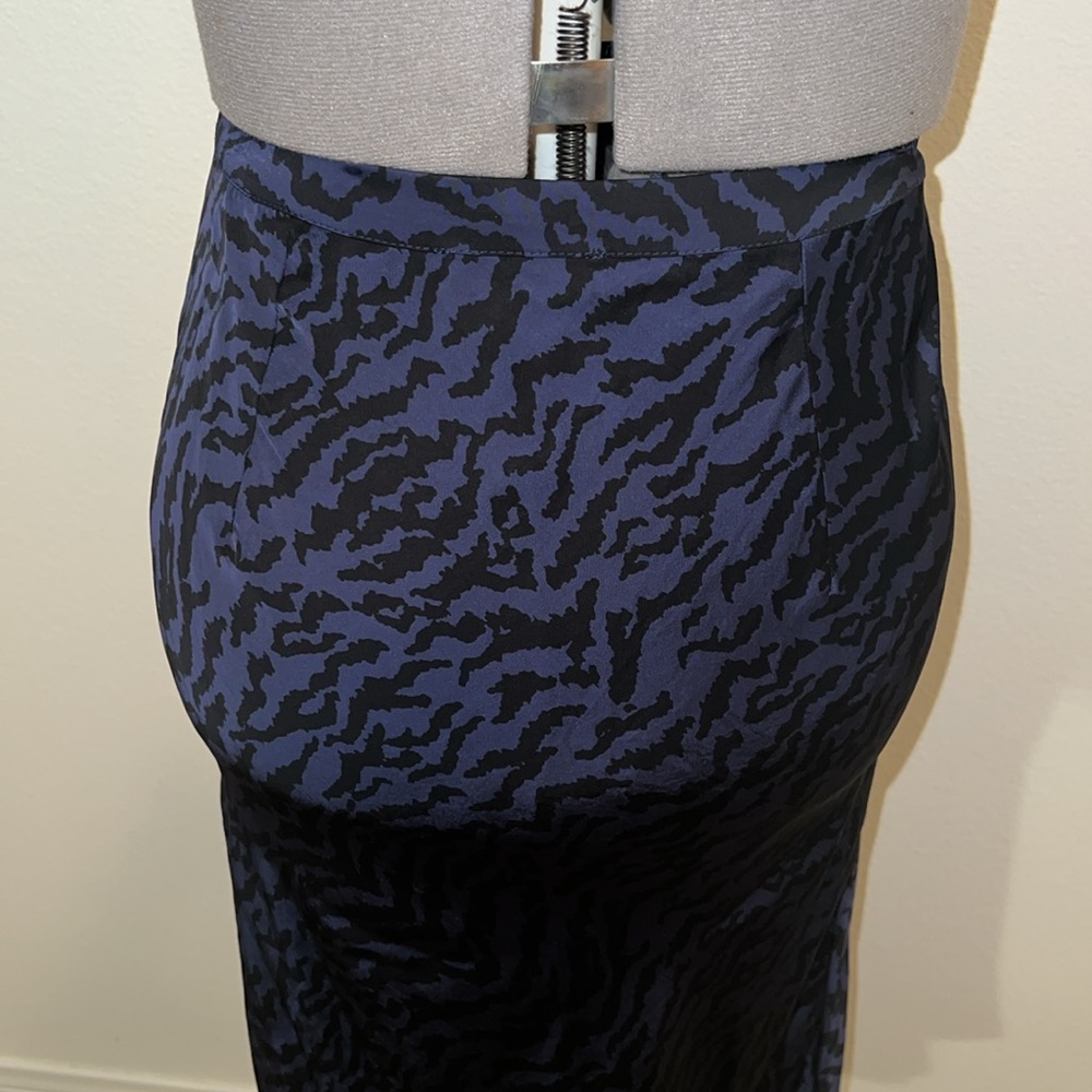 Good American Side Slit Skirt - Picture 4 of 10